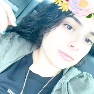 Meet your Posher, Yanialis